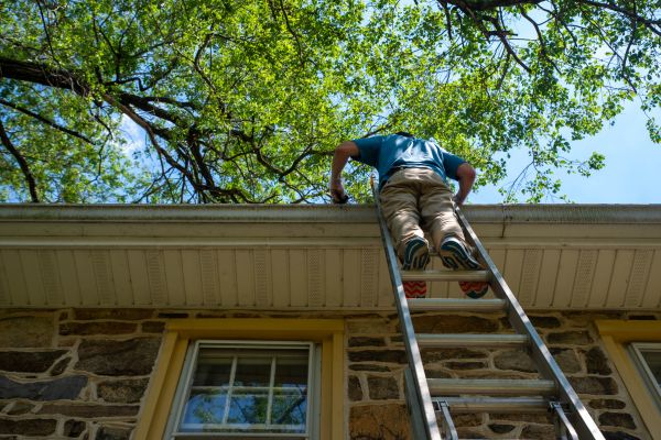 Industrial Gutter Cleaning in Dubuque